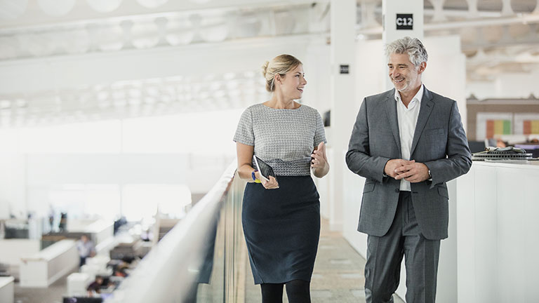 Wie hilft Workforce-Management-Software bei der Compliance? 