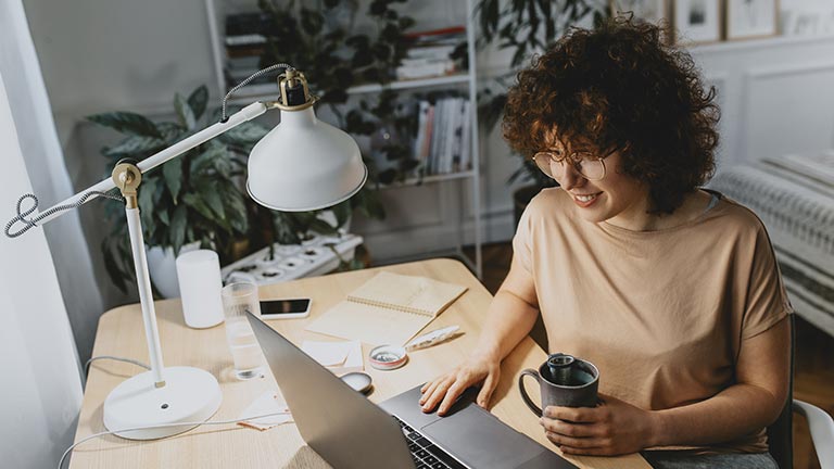 Wie kann das Auslagern der Lohn- und Gehaltsabrechnung das gesamte Zahlungsmanagement vereinfachen?
