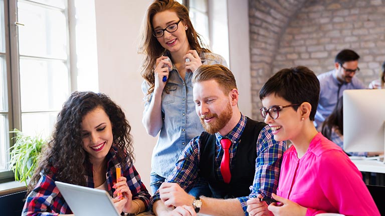 Lohnabrechnung meistern: Wichtige Dos and Don'ts, die jeder Geschäftsinhaber kennen sollte