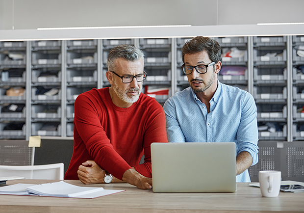 Erstellen Sie Berichte, die den Compliance-Vorschriften entsprechen, und rufen Sie sie bei Bedarf ab